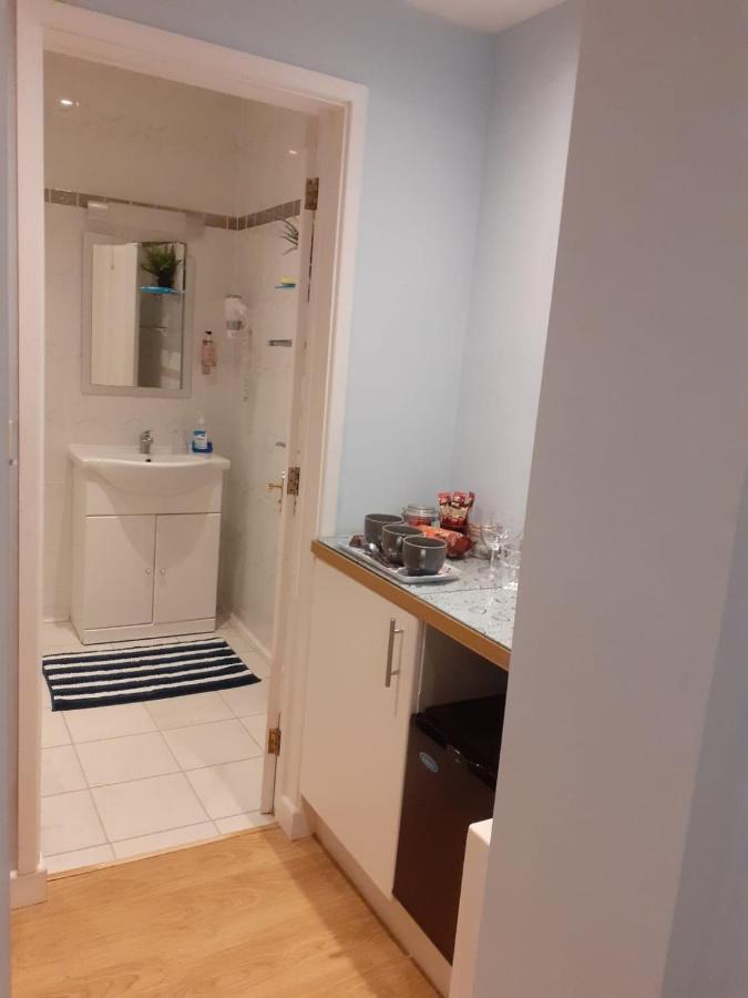 Coast 77 B&B Пул Экстерьер фото